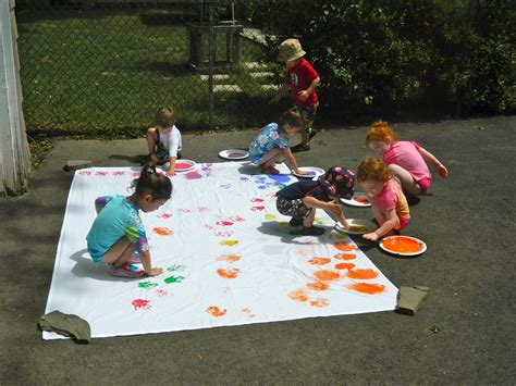 Simply Sweet Sunday: Kids Painting Pool Party!