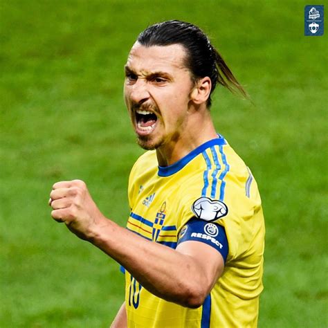 Footballogue On Twitter Zlatan Sur Son Avenir Pour Le Moment Je