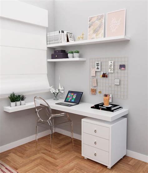 Decoração mesa de estudo Home office design Bedroom design Small