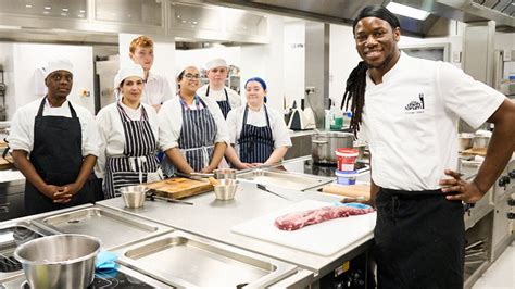 Students Cook Up Four Course Feast With Exose Grant