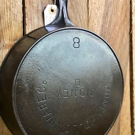 10 Tips To Identify An Unmarked Antique Cast Iron Skillet