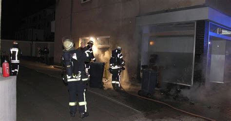 Bl Cherstra E In Troisdorf Feuerwehr L Scht Brennende M Lltonnen