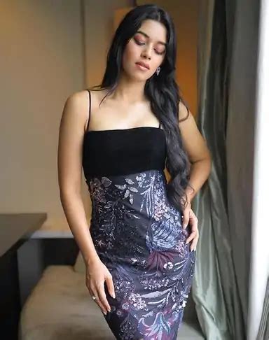 Mirnalini Ravi Latest Hot Pics And Photos