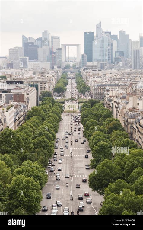 Luftaufnahme Der Champs Elysees Fotos Und Bildmaterial In Hoher