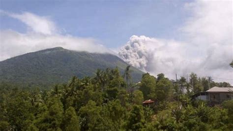 Gunung Gamalama Picu 18 Kali Gempa Hari Ini