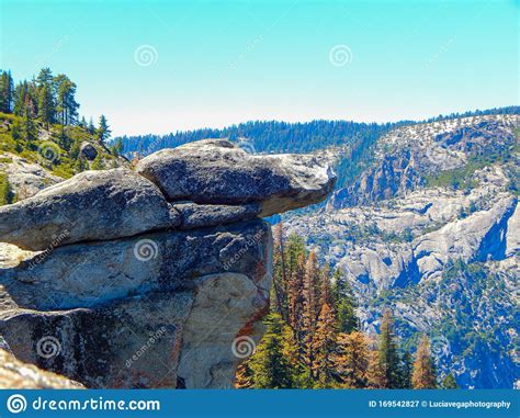 Paisaje Desde El Punto Glaciar En El Parque Nacional Yosemite Imagen De