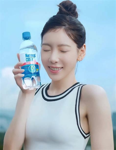 Pin Oleh Lena Hwang Di Taeyeon