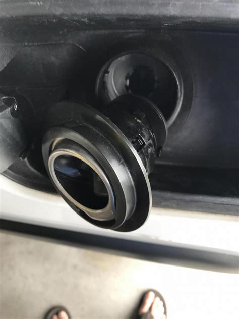 Capless Gas Filler Cracked Jeep Gc Jeep Garage Jeep Forum