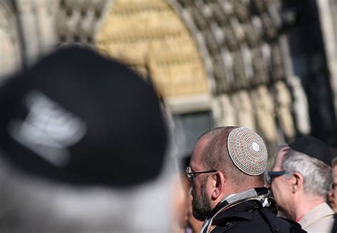 Solidarität gegen Antisemitismus Demonstrationen mit Kippa