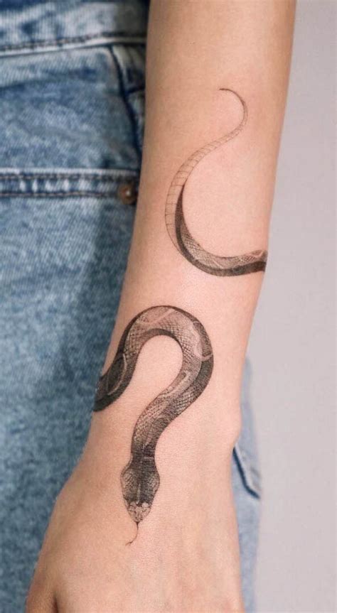 Stunning Arm Tattoos For Women With Meaning