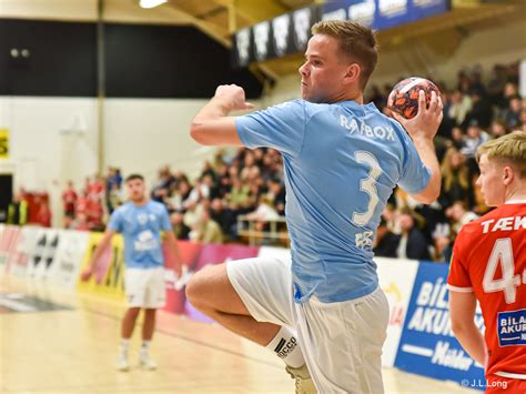 Mannfjöldi sá Hauka leika sér að ÍH eins og köttur að mús | Handbolti.is