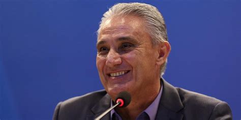 Tite convoca Seleção sem jogadores que atuam no Brasil para amistosos