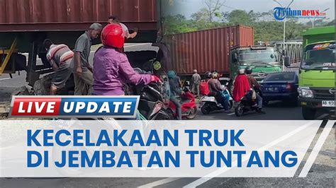 Kecelakaan 2 Truk Di Bawen Diduga Truk Kontainer Alami Rem Blong