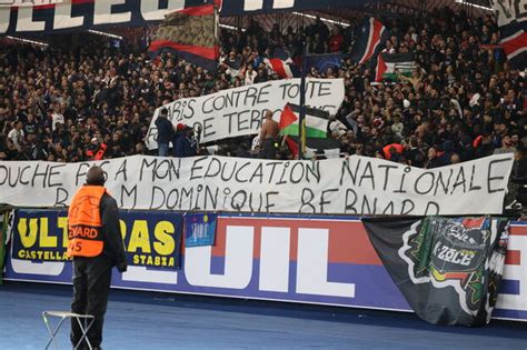 Psg Ac Milan La Tribune Auteuil Affiche Son Soutien La Palestine Et