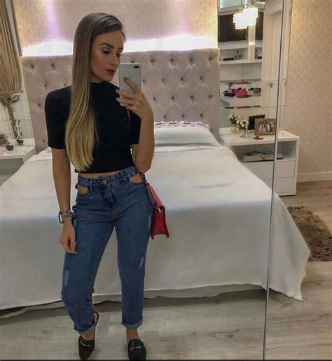 Pin De Rosy Em Looks Básicos Para O Dia A Dia Em 2021 Looks Estilosos