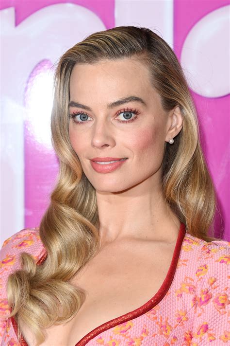 Margot Robbie Keeps Finding New Ways to Wear All Pink, All the Time — See the Photos | Allure