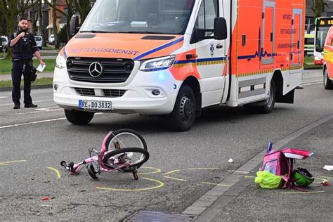 Der Tag In Dorsten Lkw Erfasst M Dchen Und Verletzt Es