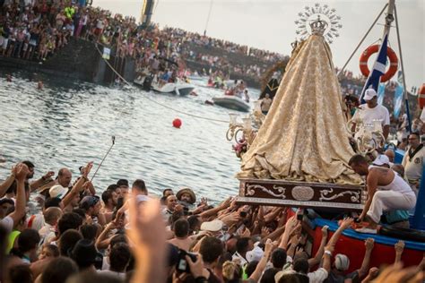 El Puerto De La Cruz Se Vuelca Con El Embarque De La Virgen Del Carmen