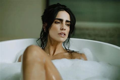 Me quedé dormida Bárbara de Regil posó en bikini para burlarse del meme que hizo viral su
