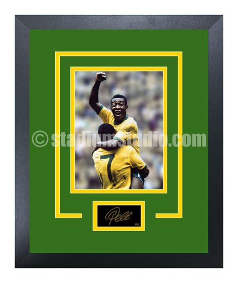 Pelé Brazil Facsimile Signature Tribute - The Stadium Studio