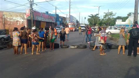 Moradores Salina do Sacavém e Vila Mariana bloqueiam Avenida dos