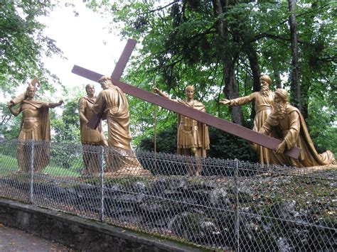 Lourdes Le Chemin De Croix