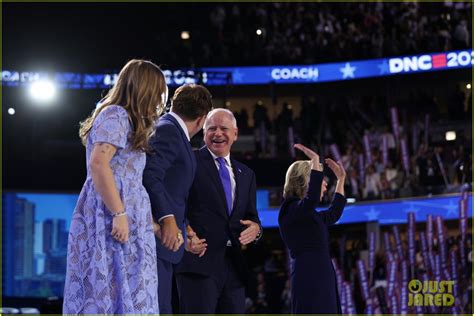 Tim Walzs Son Gus Breaks Down In Tears During Emotional Dnc Moment