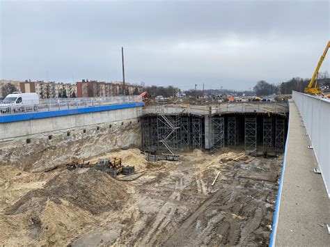 Tunel wzdłuż Opolskiej przejazd jeszcze wiosną galeria foto