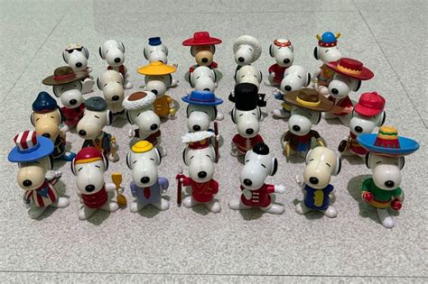 Mcdonalds Snoopy World Tour 1 Hobbies Toys Toys Games On Carousell