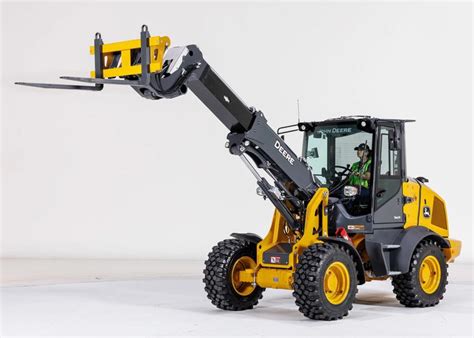 John Deere Unveils Advanced Telescopic Compact Wheel Loader Tailored