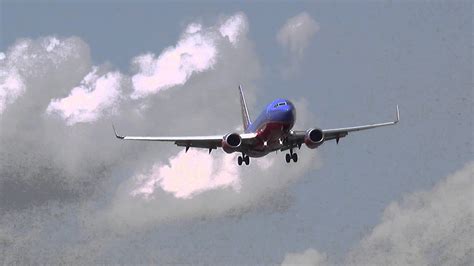 Southwest Airlines Boeing 737 7H4 N935WN Landing At Washington Reagan