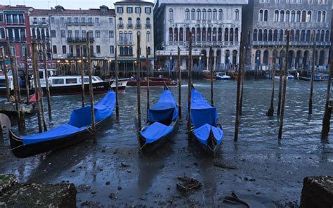 Canais De Veneza Secam Durante Alerta De Estiagem Na It Lia