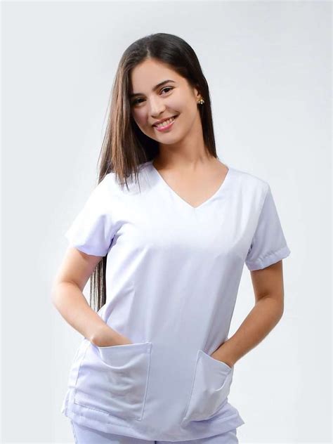 Pijama Cirúrgico Branco Feminino Gabardine oferta especial para você só