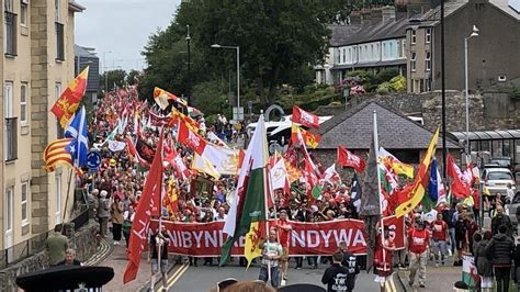 Plaid Cymru Yn Galw Am Bleidlais Cefnogwyr Annibyniaeth Llafur Bbc