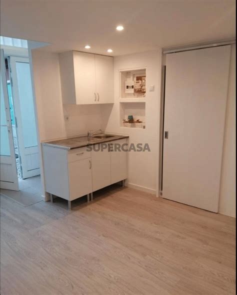 Apartamento T0 Triplex à venda na Rua Fernão Lopes SUPERCASA