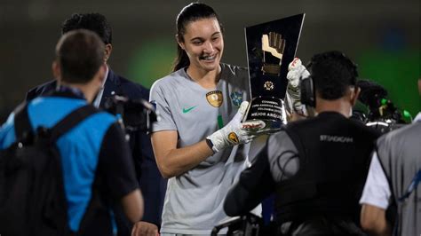 Goleira Do Grêmio é Eleita A Melhor Da Copa América Defendendo O Brasil