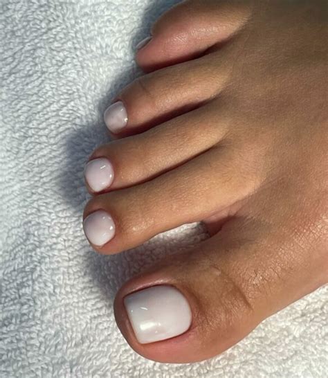 Latest Milky White Pedicure Designs To Try In