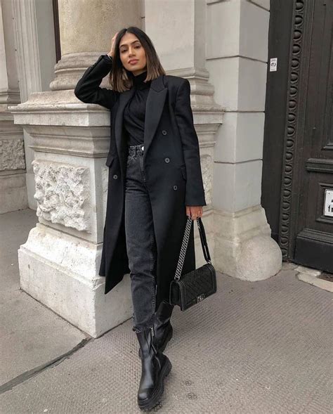 Le Fashion We Love How Chic This All Black Outfit Looks