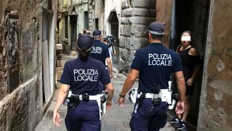 La Polizia Locale Arresta Un Albanese Enne Era Ricercato Dalla