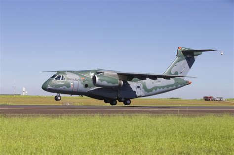 Embraer Realiza Sucesso O Primeiro Voo Do Transporte Militar KC 390