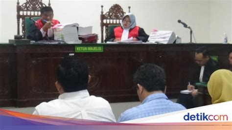 Bupati Erwin Jadi Saksi Sidang Dugaan Korupsi Btt Rp 1 8 M Di Bpbd Seluma