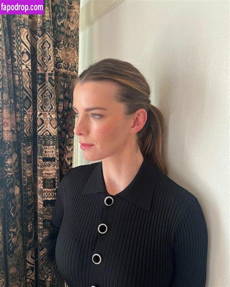 Betty Gilpin Leaked Nude Photo From Onlyfans And Patreon