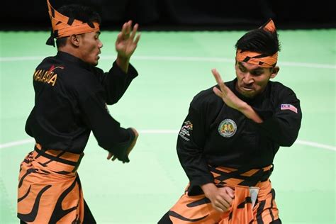 PENCAK SILAT Pengertian Sejarah Teknik Manfaat