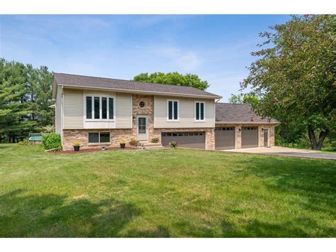 766 Holden Lane Hudson Wi 54016 Mls 6385348 Edina Realty