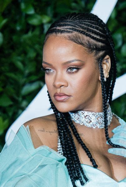 La asombrosa suma que convirtió a Rihanna en la cantante femenina más