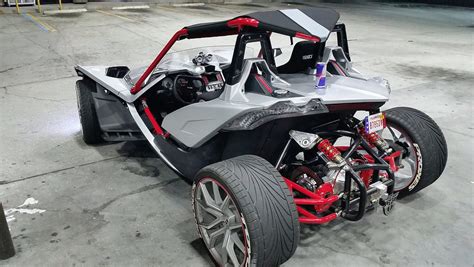 Canadian Modder Adds Fourth Wheel To Polaris Slingshot The Result Is Awesome Carscoops