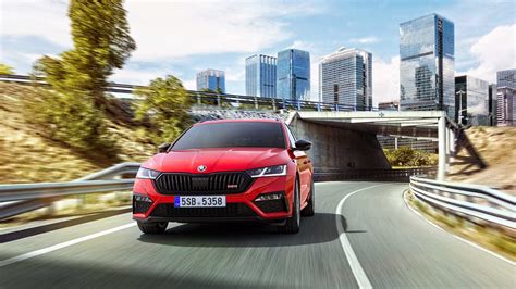 Skoda Octavia Rs Debuts As Plug In Hybrid Hits Km H In