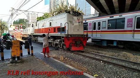 KLB Rell Perlintasan Kereta Api KRL Stasiun Karet YouTube