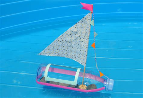 Fabriquer Un Bateau Pour Playmobil Avec Des Bouteilles Boat Crafts