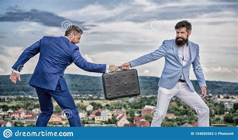 Fondo Del Paisaje Del Negocio El Hombre De Negocios Se Lleva La Cartera